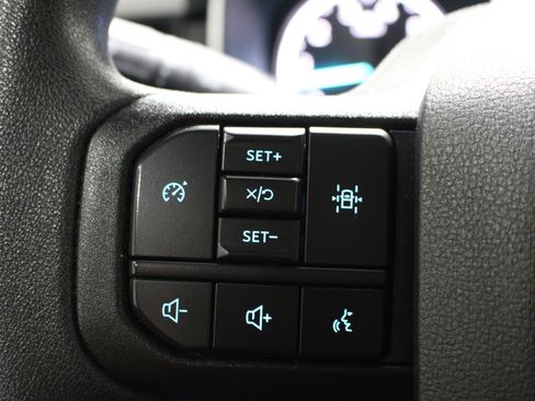 Used 2023 Ford F150 XLT AWD/4WD image 12
