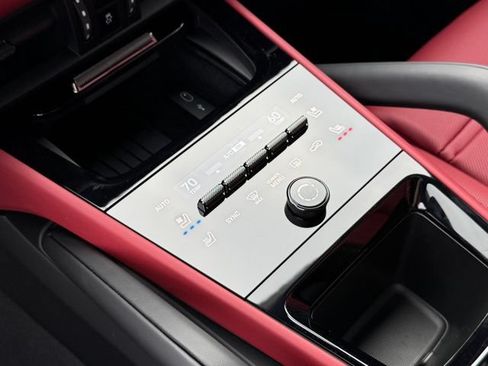 New 2026 Porsche Cayenne E-Hybrid Coupe AWD/4WD image 25