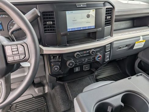 New 2025 Ford F550 4x4 Crew Cab Super Duty image 26