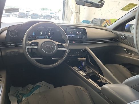 Used 2021 Hyundai Elantra SEL w/ Convenience Package FWD image 11
