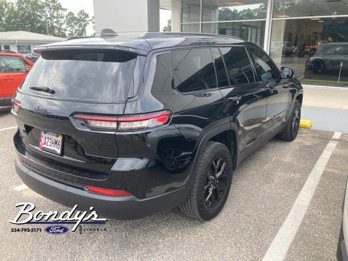 Used 2025 Jeep Grand Cherokee L Altitude AWD/4WD image 5