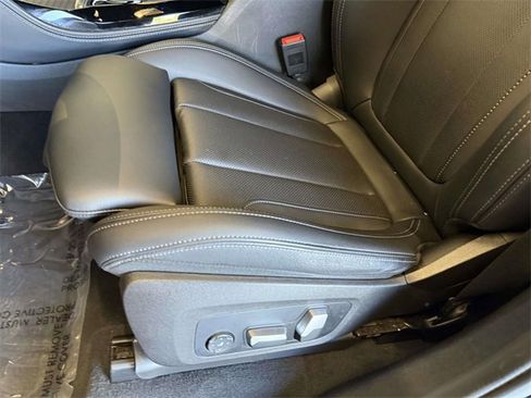 Used 2023 BMW X4 xDrive30i w/ M Sport Package image 3