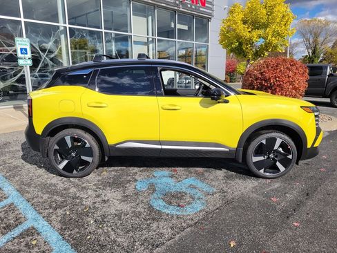 New 2026 Nissan Kicks SR w/ Cold Weather Package image 3