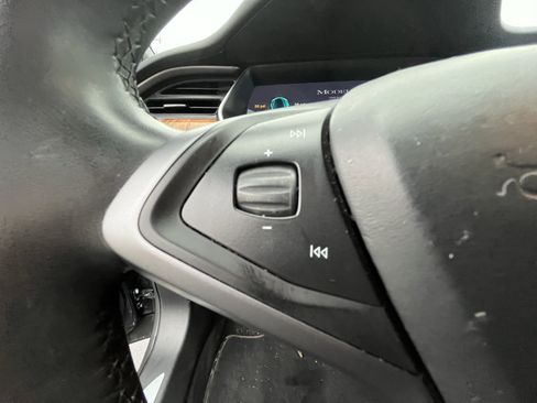 Used 2020 Tesla Model S Long Range Plus image 19