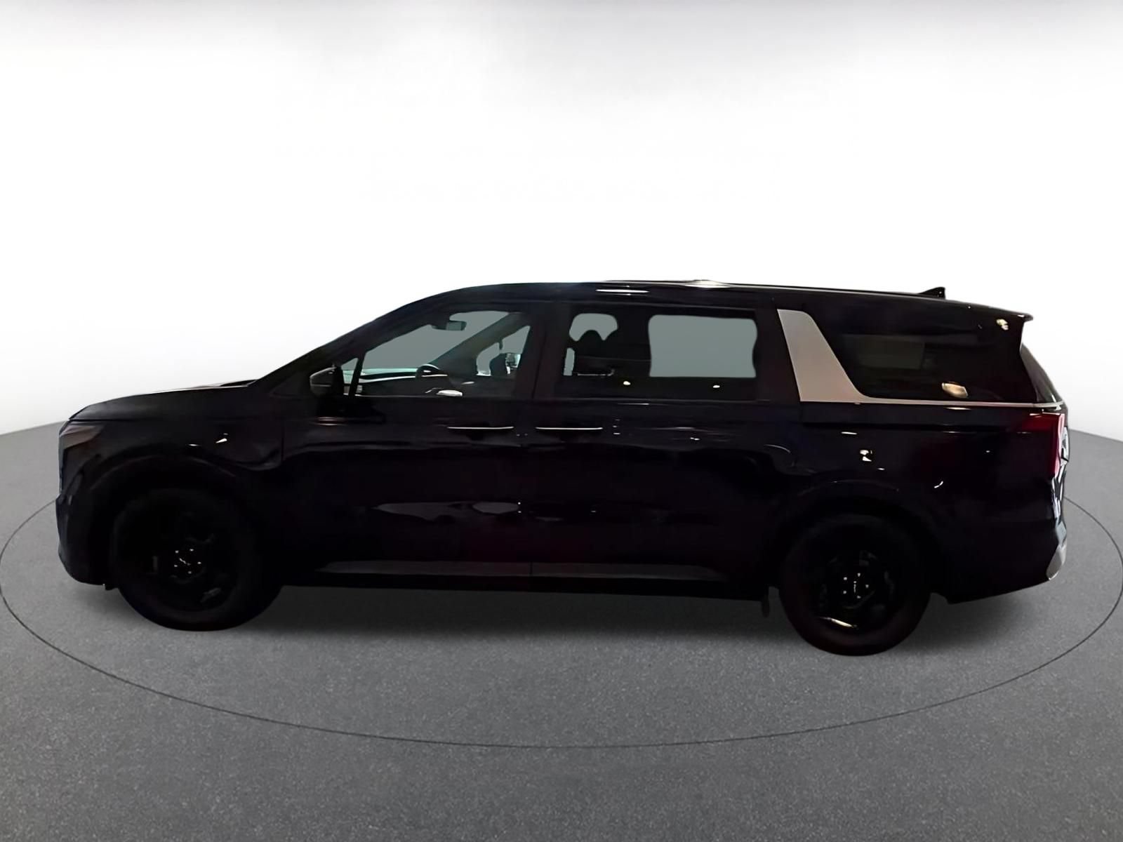 Used 2026 Kia Carnival FWD image 8