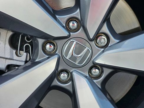 Used 2018 Honda Accord Touring image 11