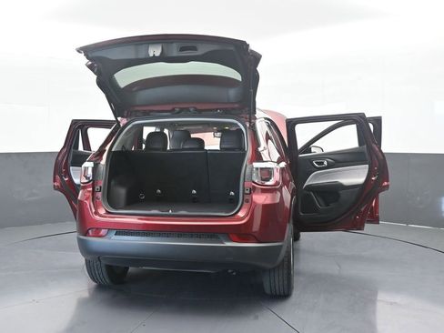 Used 2022 Jeep Compass Latitude image 69