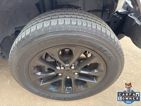 Used 2022 Jeep Wrangler Unlimited Sahara w/ Cold Weather Group image 28