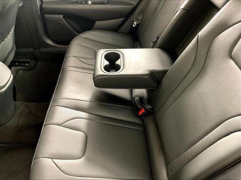Used 2022 Hyundai Elantra Limited FWD image 37