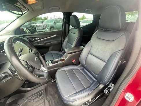 Used 2023 Chevrolet Bolt EUV LT w/ Convenience Package FWD image 19