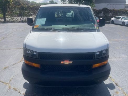 Used 2021 Chevrolet Express 2500 w/ Driver Convenience Package RWD image 1