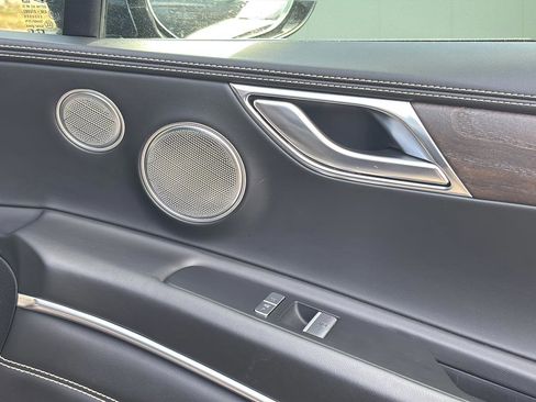 Used 2022 Genesis GV80 2.5T w/ Advanced Package 03 RWD image 39