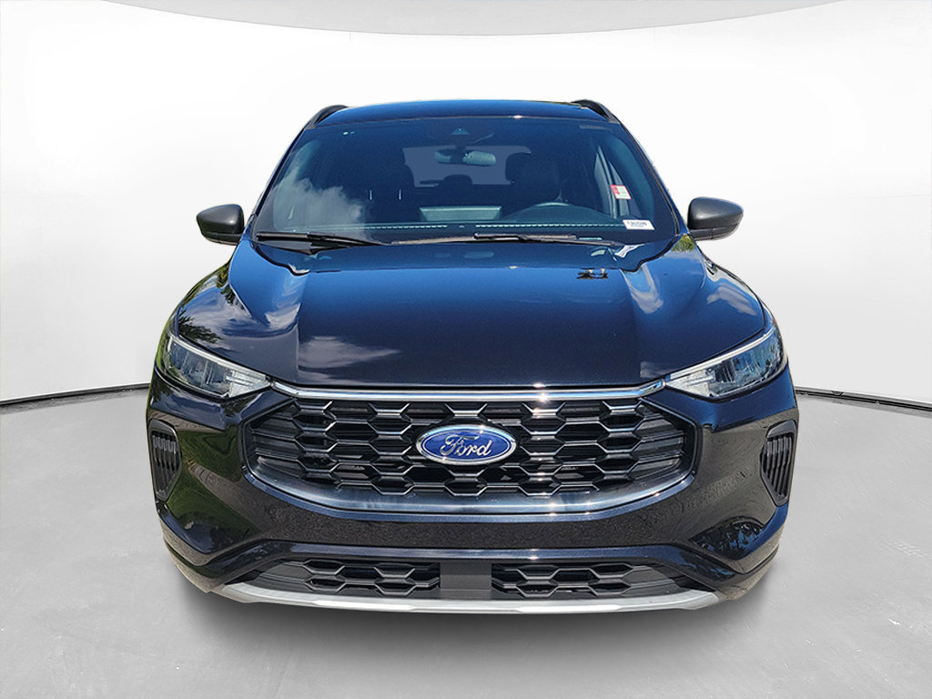 Used 2023 Ford Escape ST-Line w/ Tech Pack #1 AWD/4WD image 2