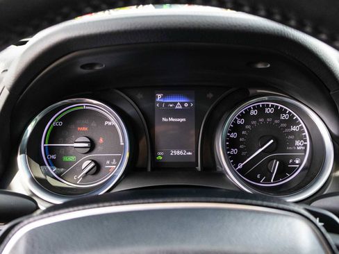 Used 2020 Toyota Camry SE image 40