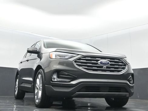 Used 2020 Ford Edge Titanium w/ Equipment Group 301A image 5