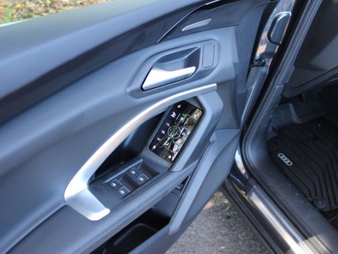 Used 2025 Audi Q5 Premium Plus w/ Premium Plus AWD/4WD image 22