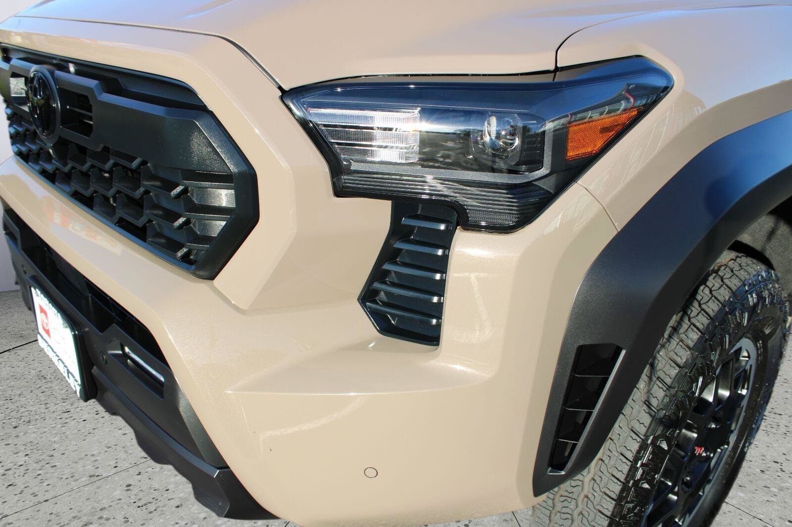 Certified 2026 Toyota Tacoma TRD Off-Road w/ TRD Off Road Premium Package AWD/4WD image 10