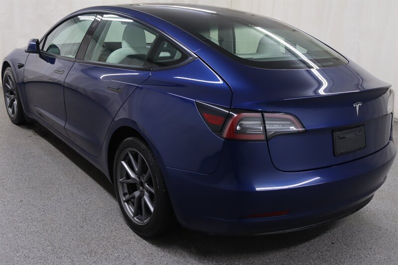 Used 2021 Tesla Model 3 Standard Range Plus RWD image 4
