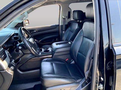 Used 2017 Chevrolet Tahoe LT w/ Luxury Package RWD image 8