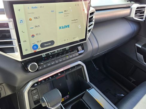 Used 2025 Toyota Sequoia Platinum image 24