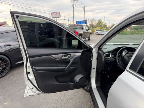 Used 2016 Nissan Rogue S image 29