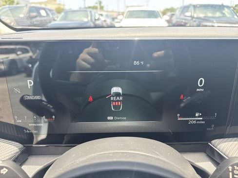 New 2025 Nissan Kicks SR image 18