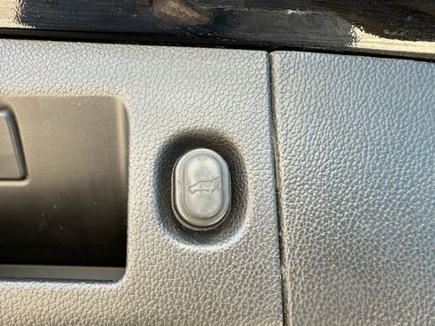 Certified 2018 GMC Yukon Denali w/ Denali Ultimate Package image 42