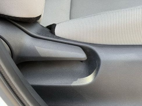 Used 2026 Toyota Corolla Cross LE w/ Moonroof Package FWD image 30