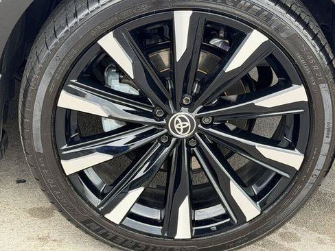 Certified 2026 Toyota Crown Platinum AWD/4WD image 8