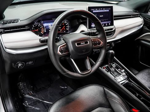 Used 2024 Jeep Compass Limited image 15