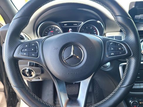 Used 2018 Mercedes-Benz GLA 250 4MATIC image 24