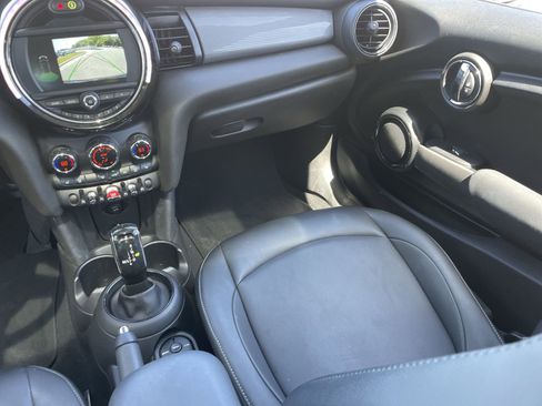 Used 2020 MINI Cooper 2-Door Hardtop image 16