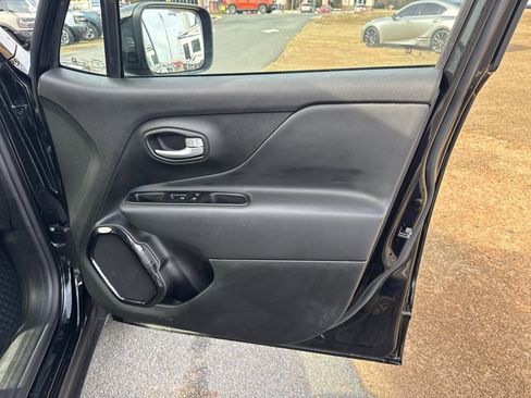 Used 2023 Jeep Renegade Altitude image 28