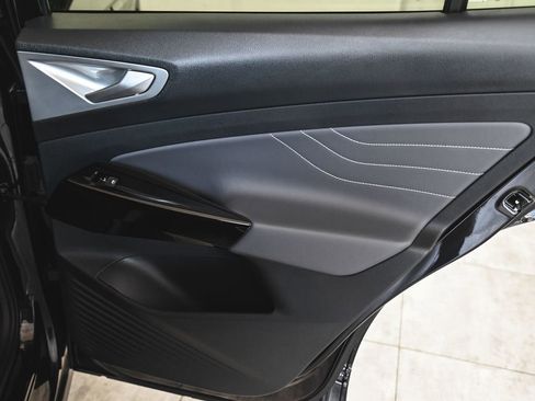 Used 2023 Volkswagen ID.4 Pro S image 12