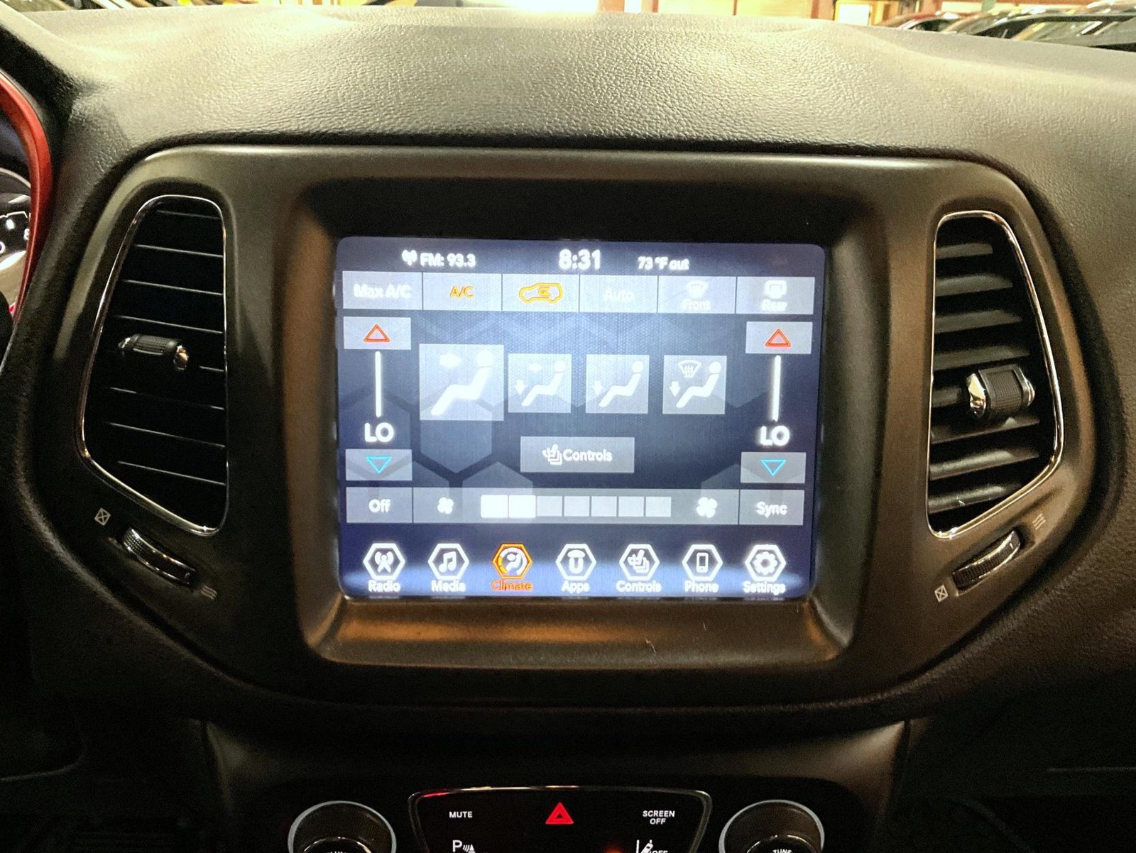 Used 2019 Jeep Compass Trailhawk w/ Cold Weather Group AWD/4WD image 13