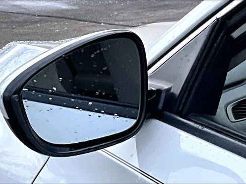 Used 2018 Honda Accord Hybrid image 13