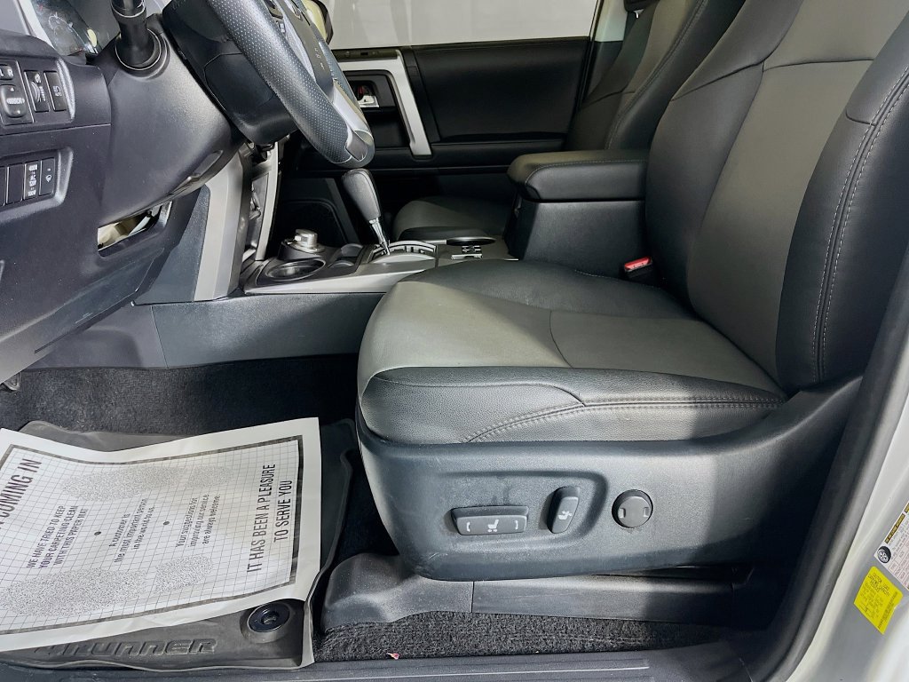 Used 2024 Toyota 4Runner SR5 Premium w/ Moonroof Package AWD/4WD image 28