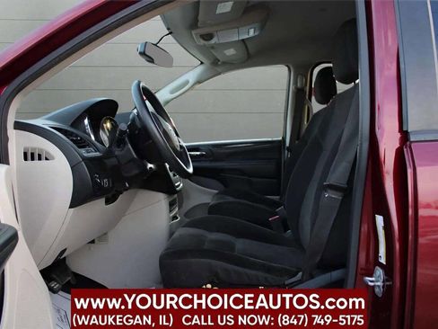 Used 2018 Dodge Grand Caravan SE w/ UConnect Hands-Free Group image 24
