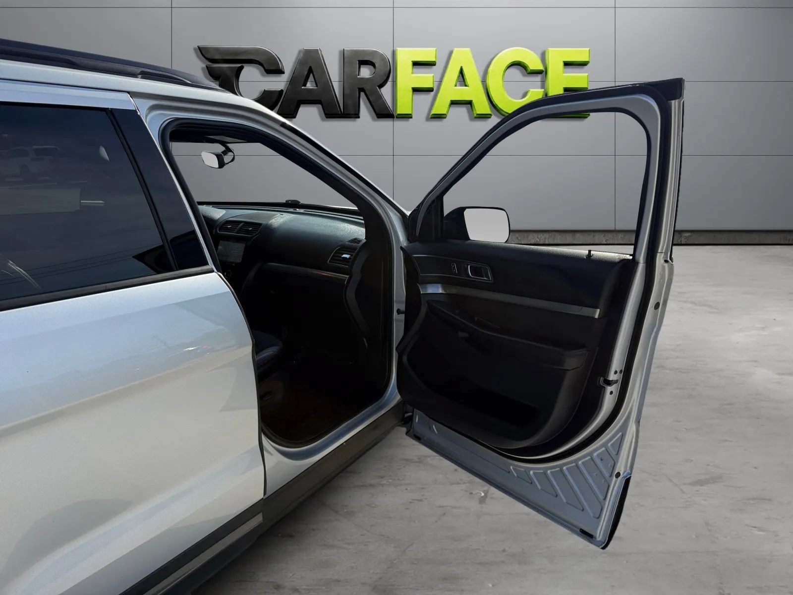 Used 2019 Ford Explorer XLT w/ Equipment Group 202A AWD/4WD image 25