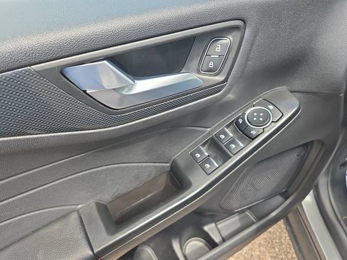 Used 2025 Ford Escape ST-Line AWD/4WD image 17