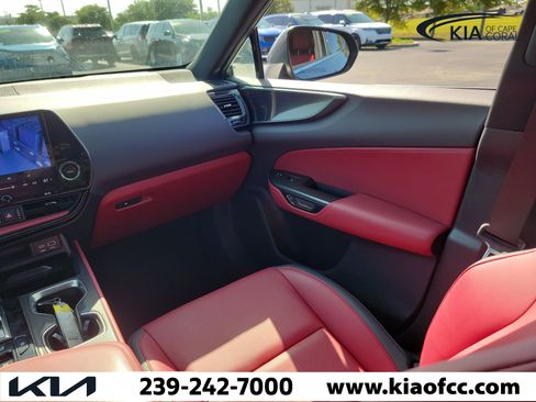 Used 2024 Lexus NX 250 FWD w/ Towing Package (2000 Lbs) image 18