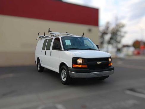 Used 2014 Chevrolet Express 2500 image 7