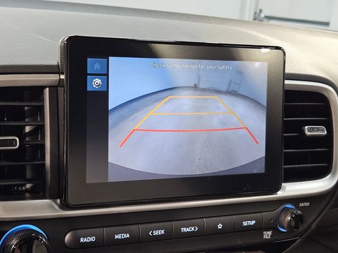 Used 2025 Hyundai Venue SEL FWD image 31