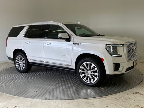 Used 2021 GMC Yukon Denali w/ Denali Premium Package image 6
