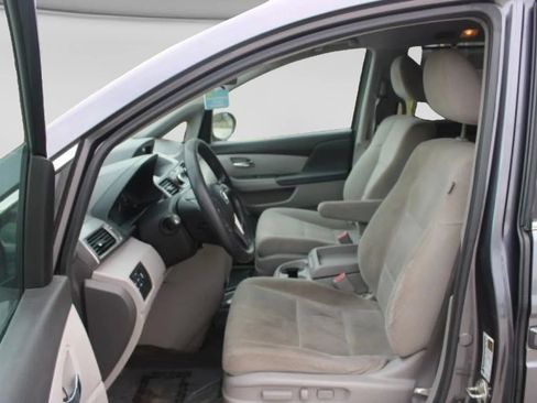 Used 2016 Honda Odyssey SE image 8