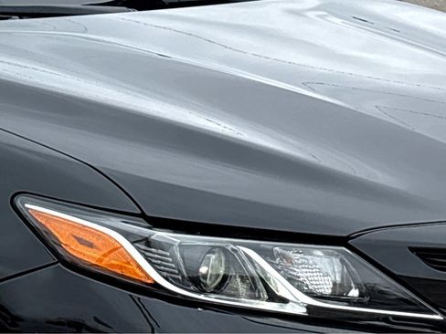 Used 2020 Toyota Camry SE image 16