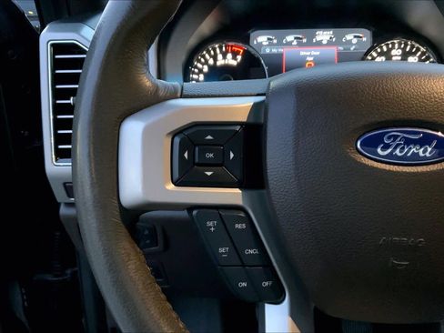 Used 2019 Ford F150 King Ranch w/ Equipment Group 601A Luxury AWD/4WD image 23