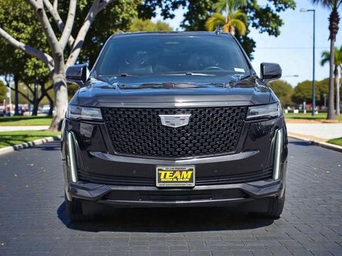 Used 2023 Cadillac Escalade Premium Luxury image 3