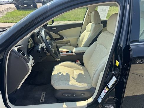 Used 2011 Lexus IS 350 AWD w/ Luxury Plus Value Edition image 7