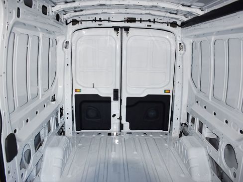 New 2026 Ford Transit 250 148 Medium Roof image 8